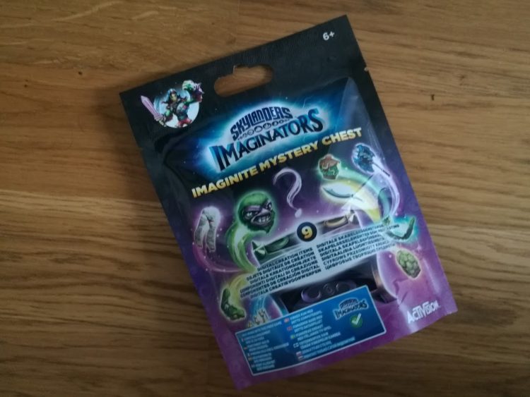 skylandersimaginators-mysterychest1