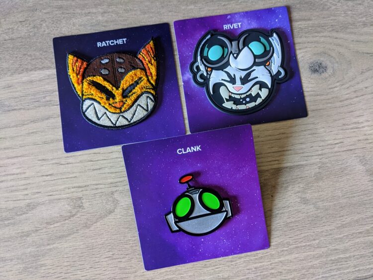 Ratchet & Clank: Rift Apart, unboxing press kit - pin's et patchs